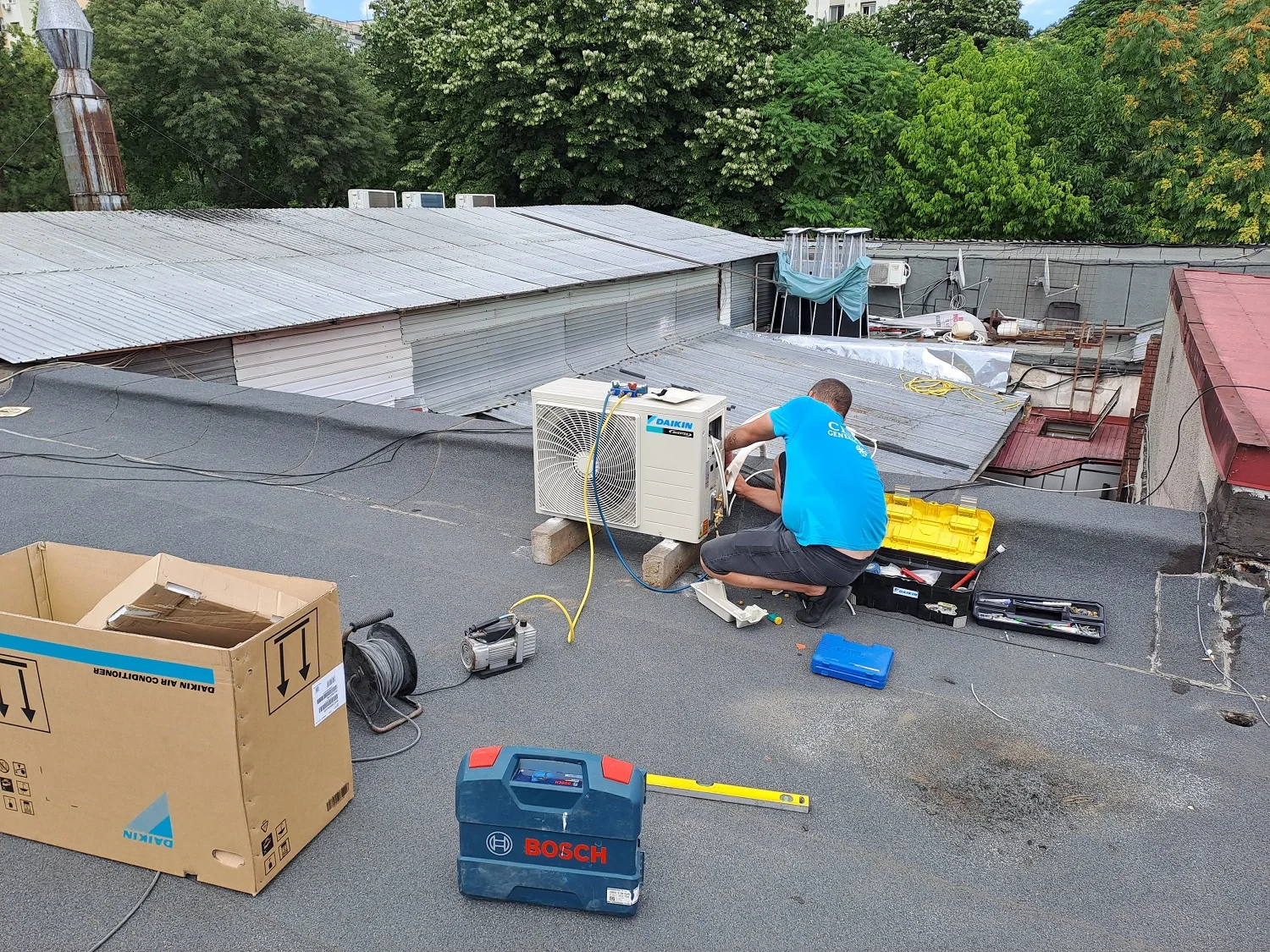 instalare aparat de aer conditionat daikin